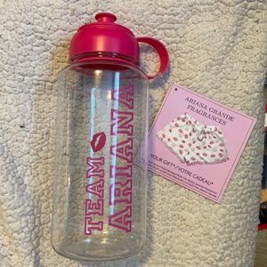 ARIANA GRANDE WATER BOTTLE
